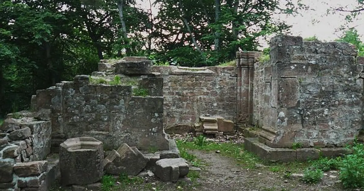 Les vestiges de la chapelle St Jacques sont rattachés à l'histoire de Niedermunster