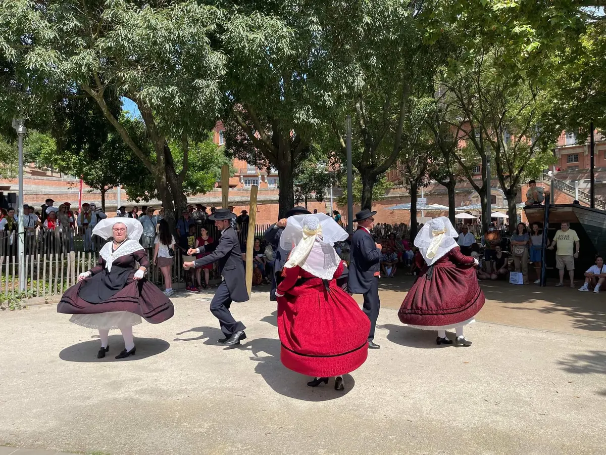 Les visiteurs du soir : Spectacle folklorique en avant-première du Festival du Mont-Gargan