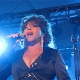Leslie Lewis Sing Swing