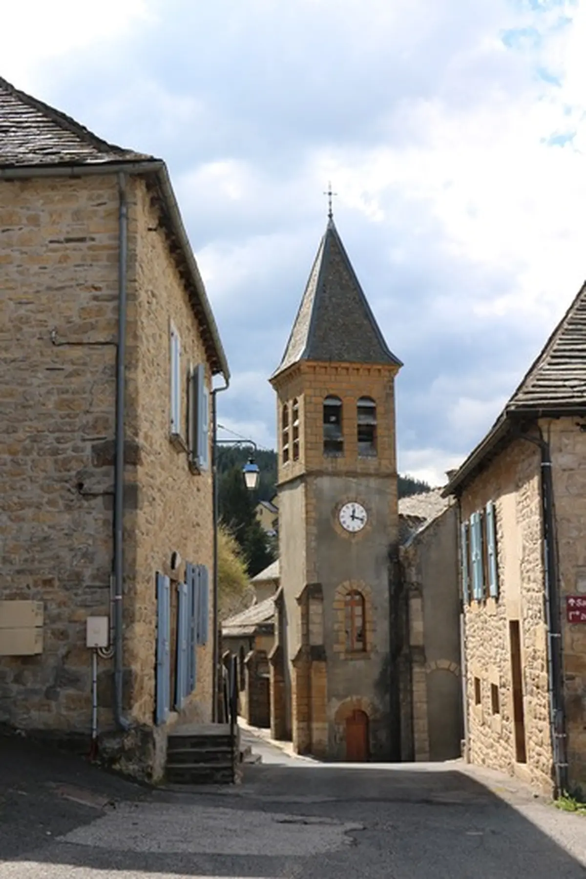 Levez Le Pied Sur Le Mont Lozere : Visite Guidée Du Bleymard