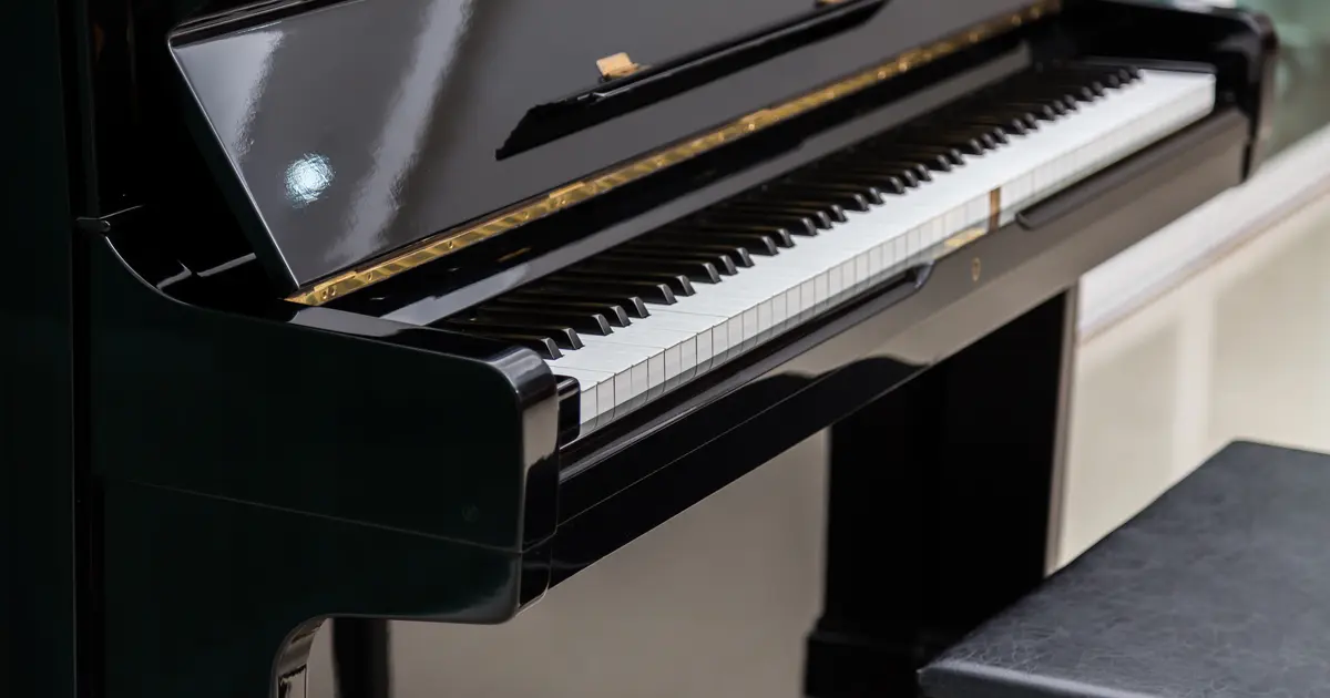 Live Piano Bar — La Galerie
