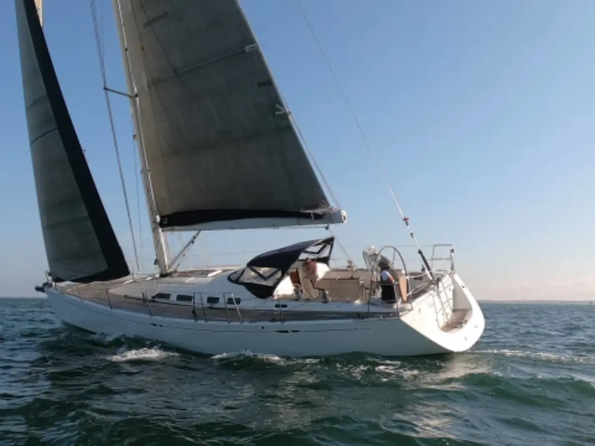 Location d'un voilier avec skipper sur la journ&eacute;e &agrave; Arcachon