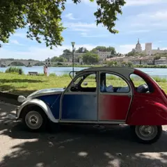 Location de 2CV Cocorico électrique en Provence