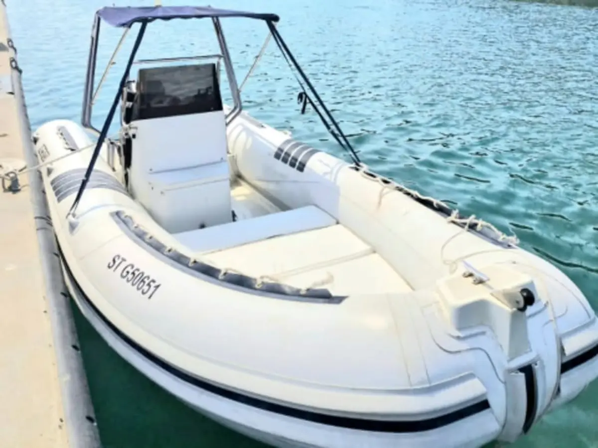 Location de bateau 10 pers. à Marseille 16ème
