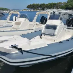 Location de bateau 10 pers. à Saint-Florent (20)