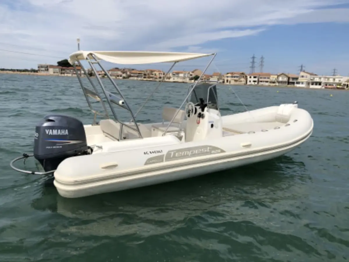 Location de bateau à Istres (13)