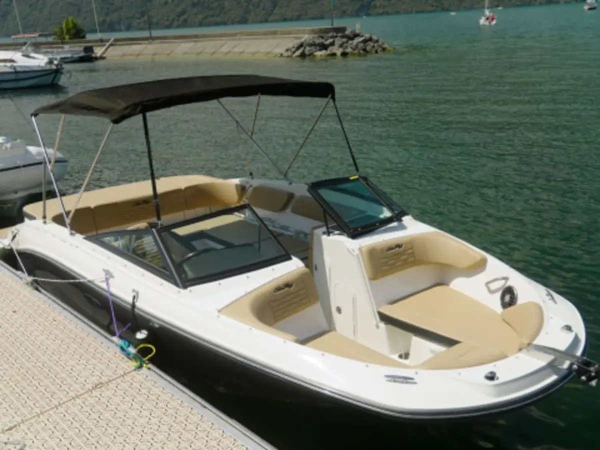 Location de bateau avec permis 10 pers. Grand Port Aix-les-Bains