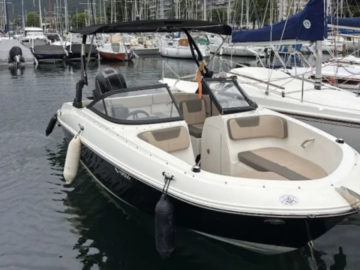 Location de bateau avec permis 7 pers. Grand Port Aix-les-Bains