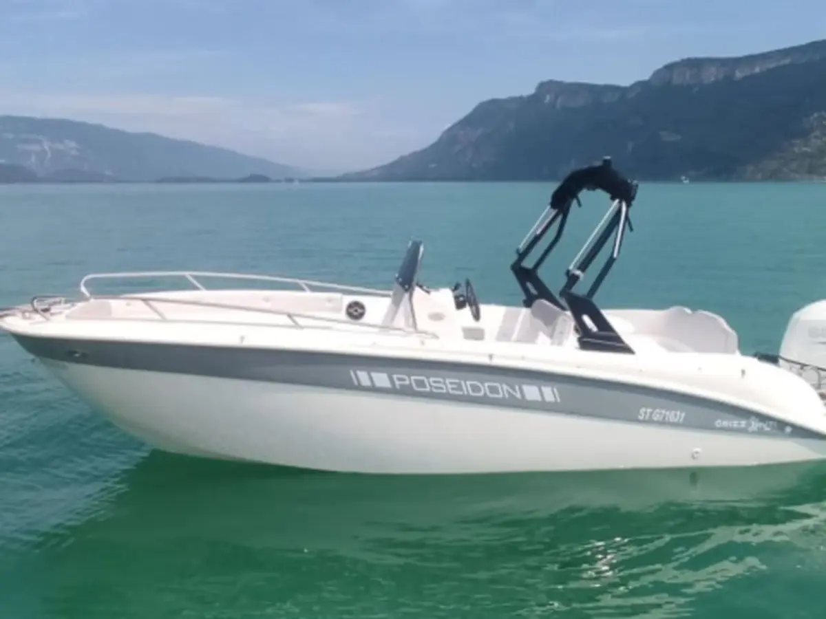 Location de bateau avec permis 8 pers. Grand Port Aix-les-Bains