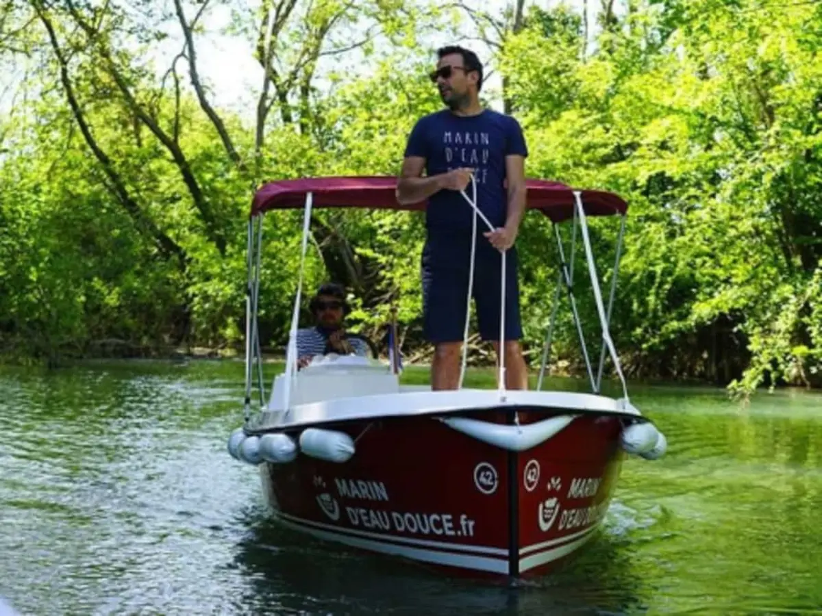 Location de bateau électrique (11 pers. max) à Meaux