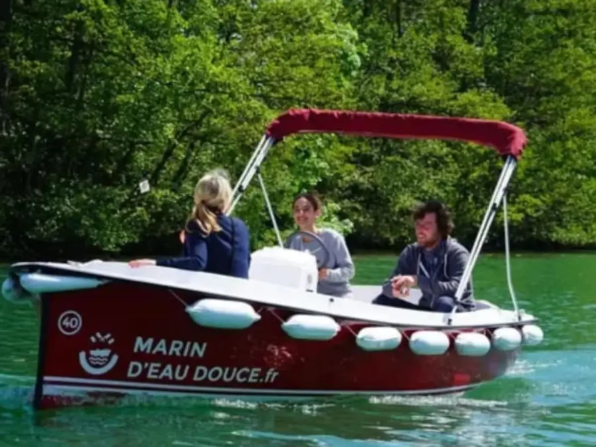 Location de bateau électrique (5 pers. max) à Cergy