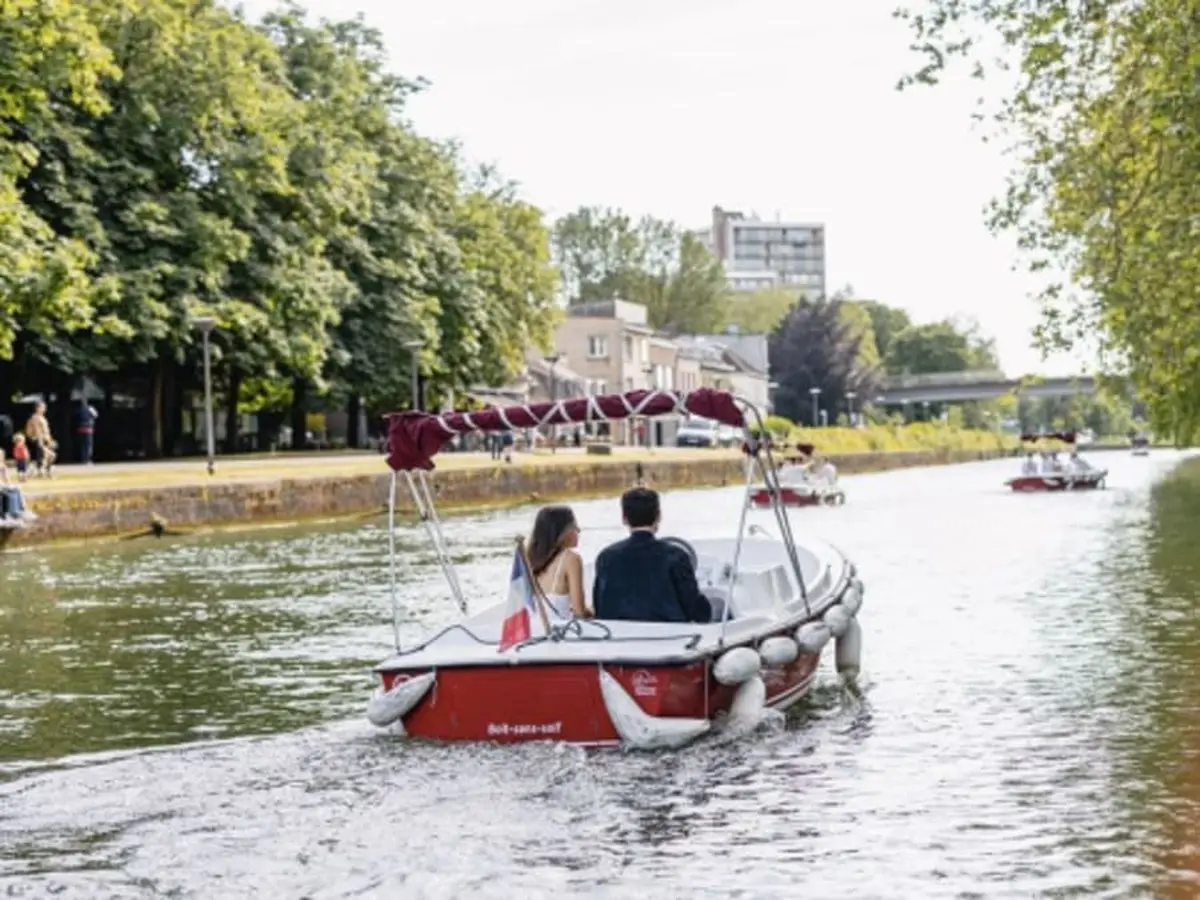 Location de bateau électrique (5 pers. max) à Lille