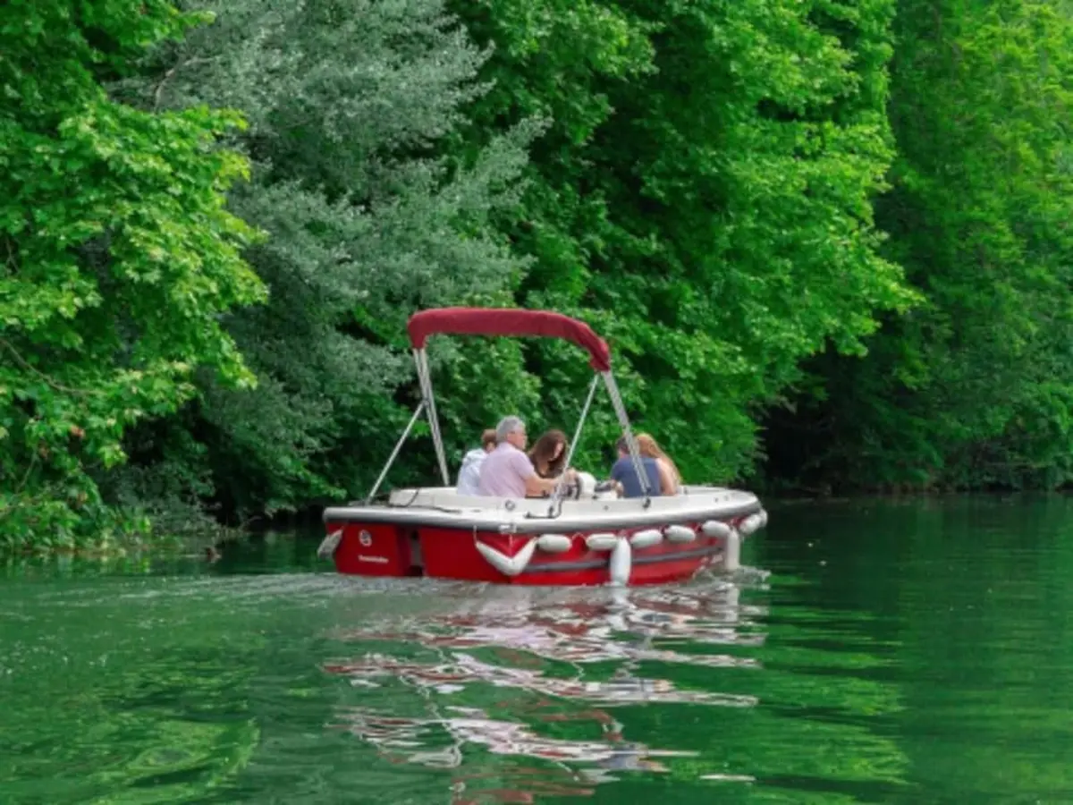 Location de bateau électrique (7 pers. max) à Bougival