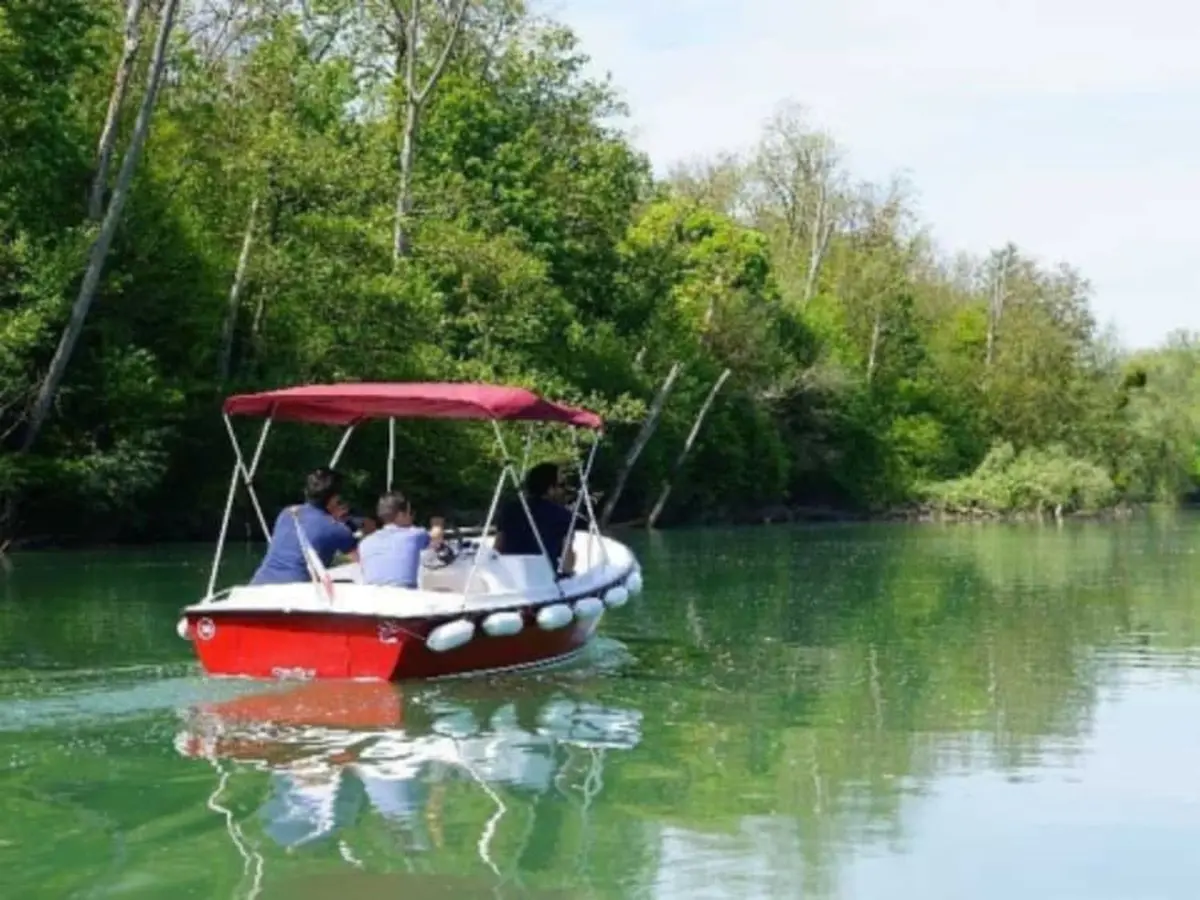 Location de bateau électrique (7 pers. max) à Meaux