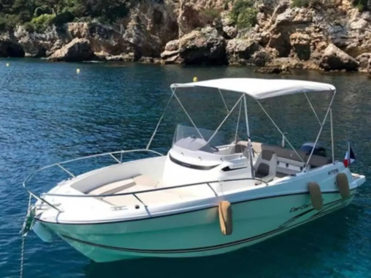 Location de bateau pour 7 pers. à Antibes (06)