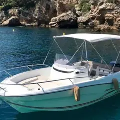 Location de bateau pour 7 pers. à Antibes (06)