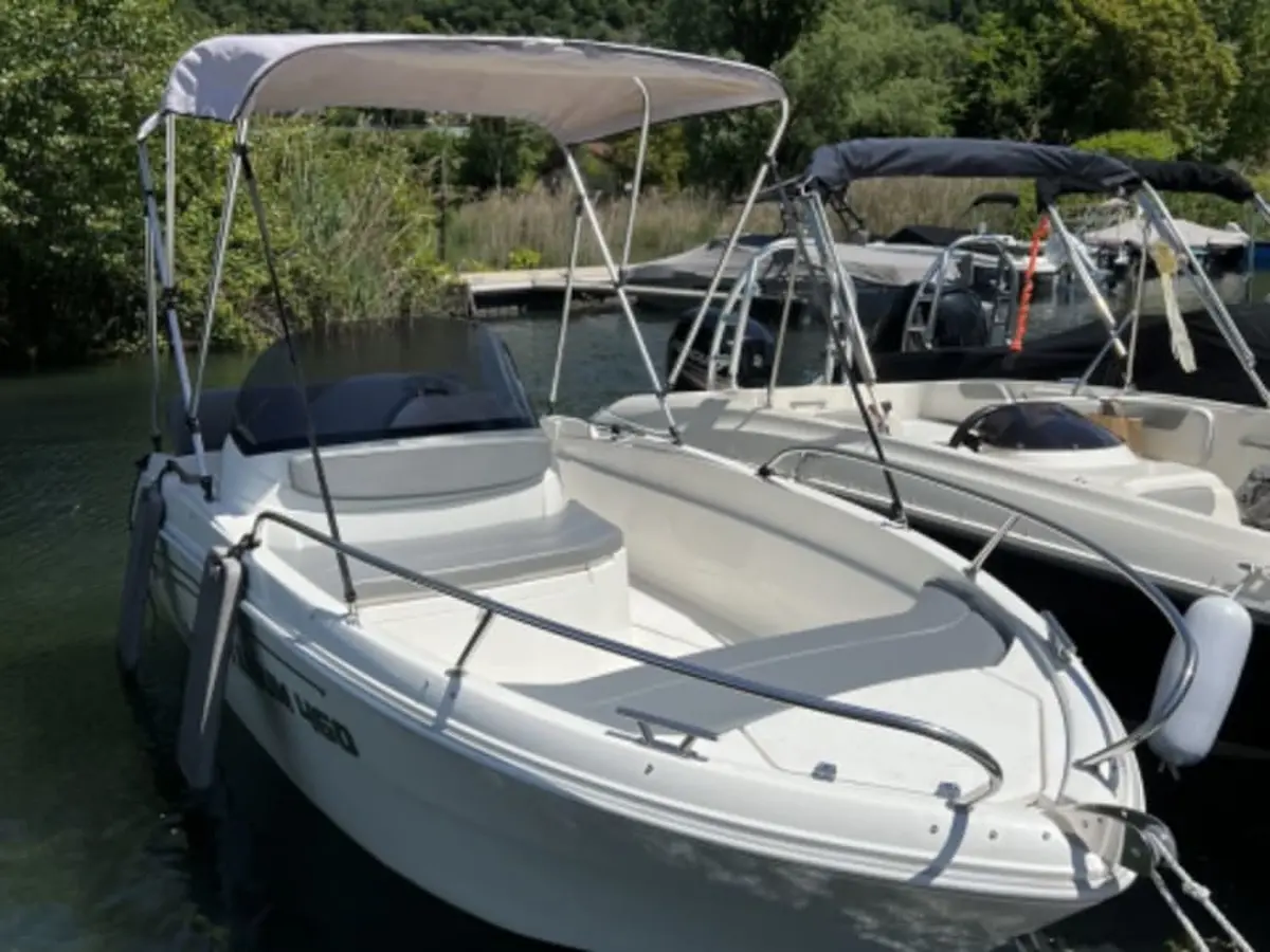 Location de bateau sans permis 6 p. Port de M&eacute;mard Aix-les-Bains