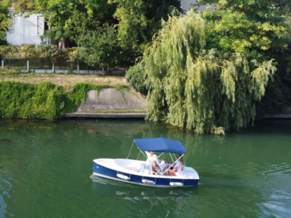 Location de bateaux électriques sans permis à Melun (77)
