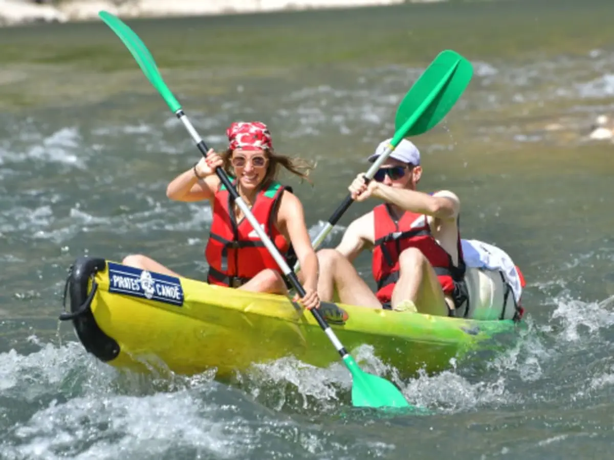 Location de Canoë à Vallon Pont d’Arc (07)