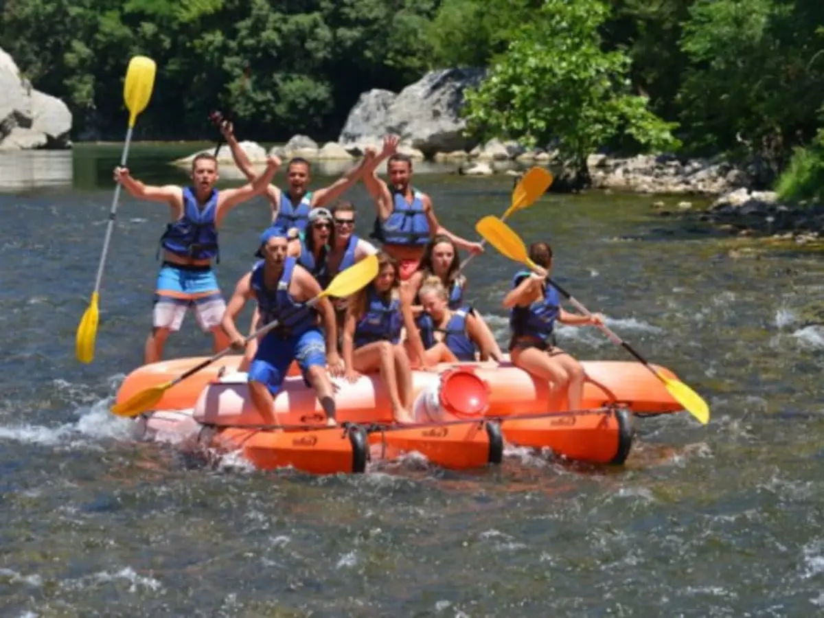 Location de Canoë Kayak à Vallon-Pont-d'Arc : parcours 8km