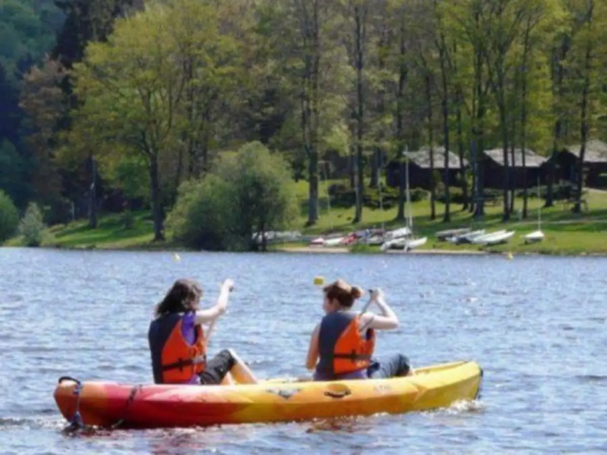 Location de Canoë sur le Lac des Settons (58)