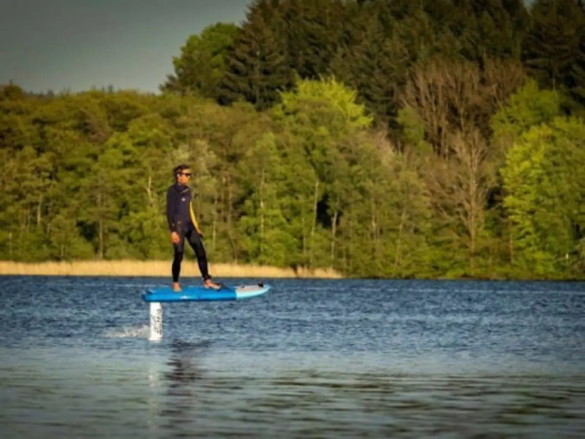 Location de E-Foil sur le Lac des Settons (58)