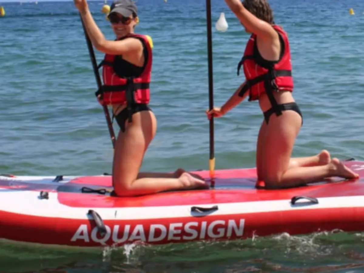 Location de paddle géant à la base nautique à Montauroux