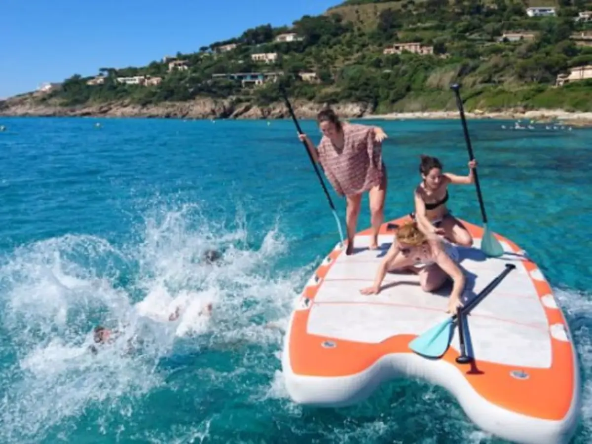 Location de Paddle Géant à la Plage de Pampelonne Ramatuelle
