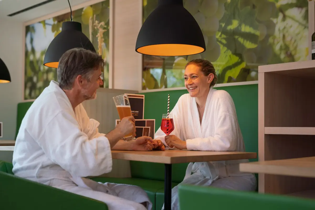 Des plats sains, frais et régionaux sont servis aux Südpfalz Therme