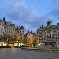 Lyon : Visite guidée de la gastronomie au coucher du soleil