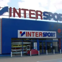 Les magasins Intersport proposent des centaines d'articles et de vêtements de sport &copy; Intersport