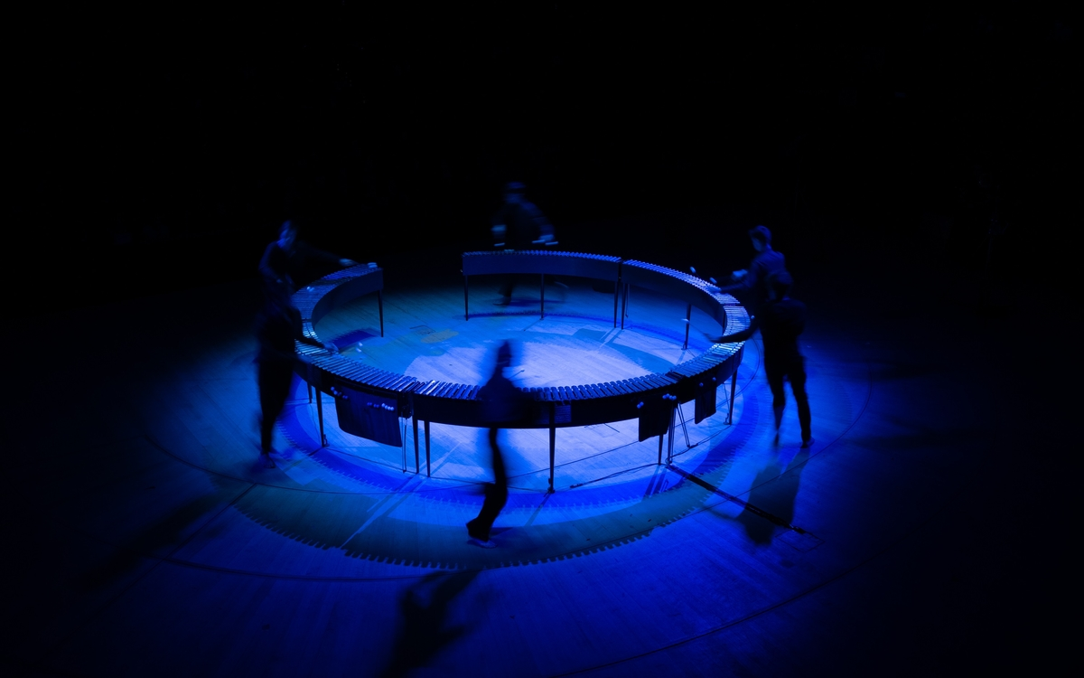 Ballet gestuel, immersif et sonore pour Métallophone et six percussionnistes