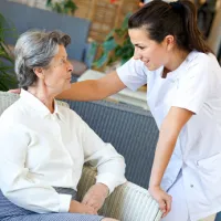 Les maisons de retraite permettent à nos aîné de recevoir des soins adaptés à leurs besoins &copy; Gilles Lougassi - fotolia.com