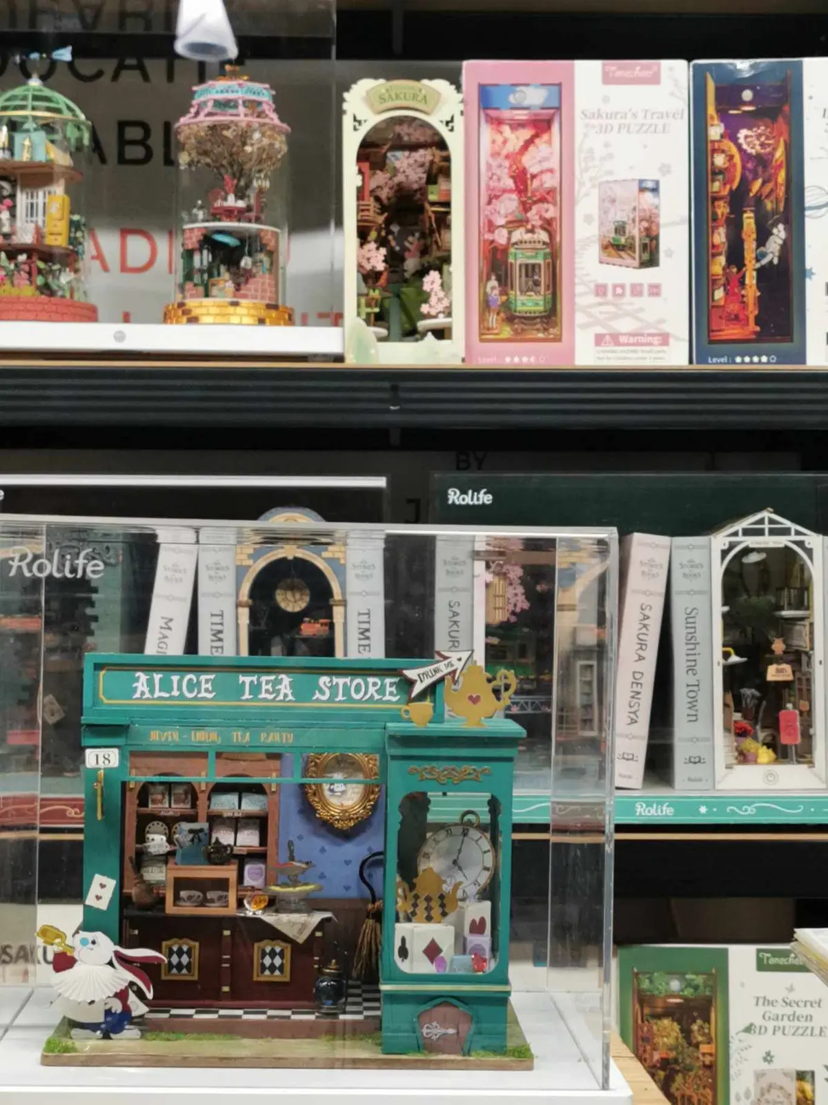 De mignonnes maisons miniatures et petites scènes à fabriquer avec soin