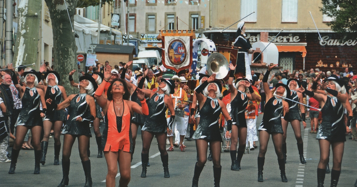 MAJORS GIRLS / Démonstration de majorettes