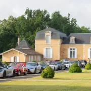 Manifestation de voitures anciennes et de prestige au Château de Rouillac