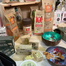 Marché artisanal et saveurs