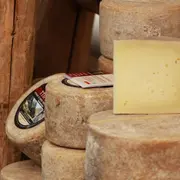 Marché aux produits de bouche et créateurs