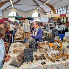 Marché aux produits locaux