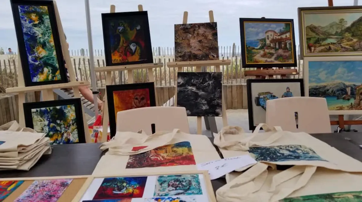 Marché D'été Des Peintres Et Artisans