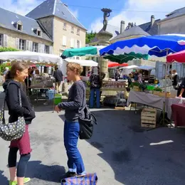 Marché de Faux la Montagne