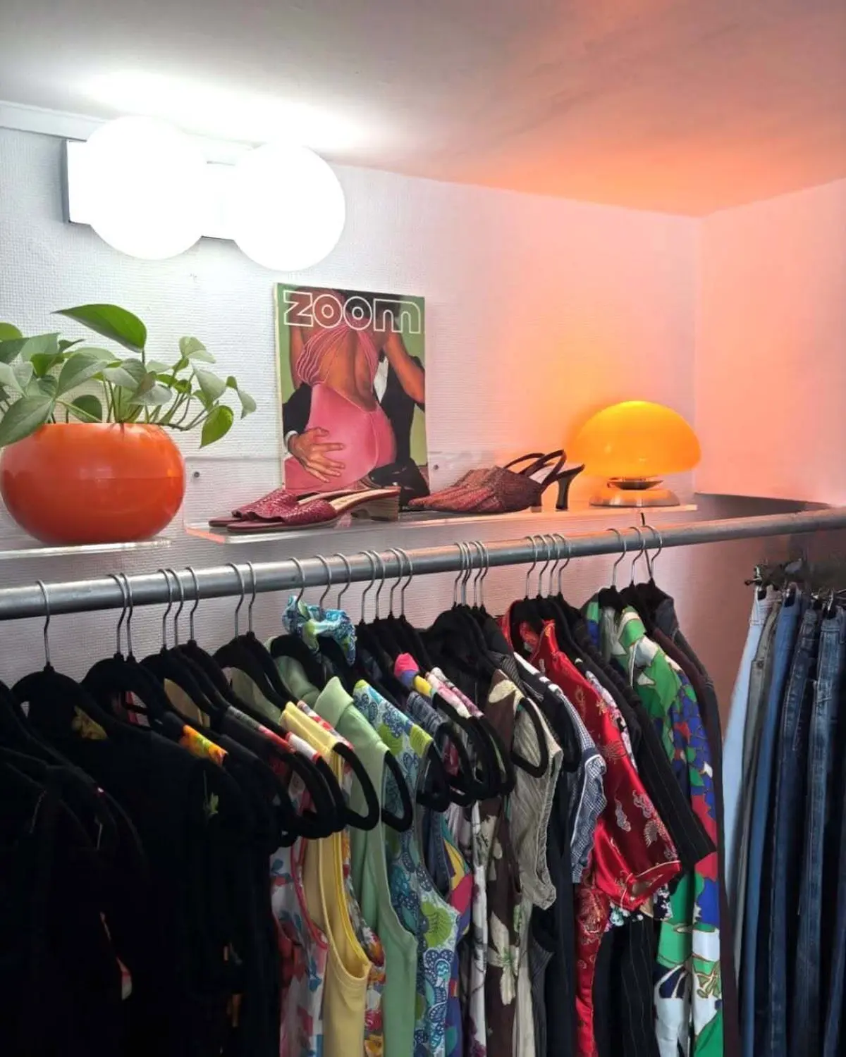 Accessoires, bibelots ou v&ecirc;tements, les chineurs trouveront forc&eacute;ment leur bonheur 