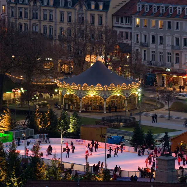 La patinoire du marché de Noël de Colmar