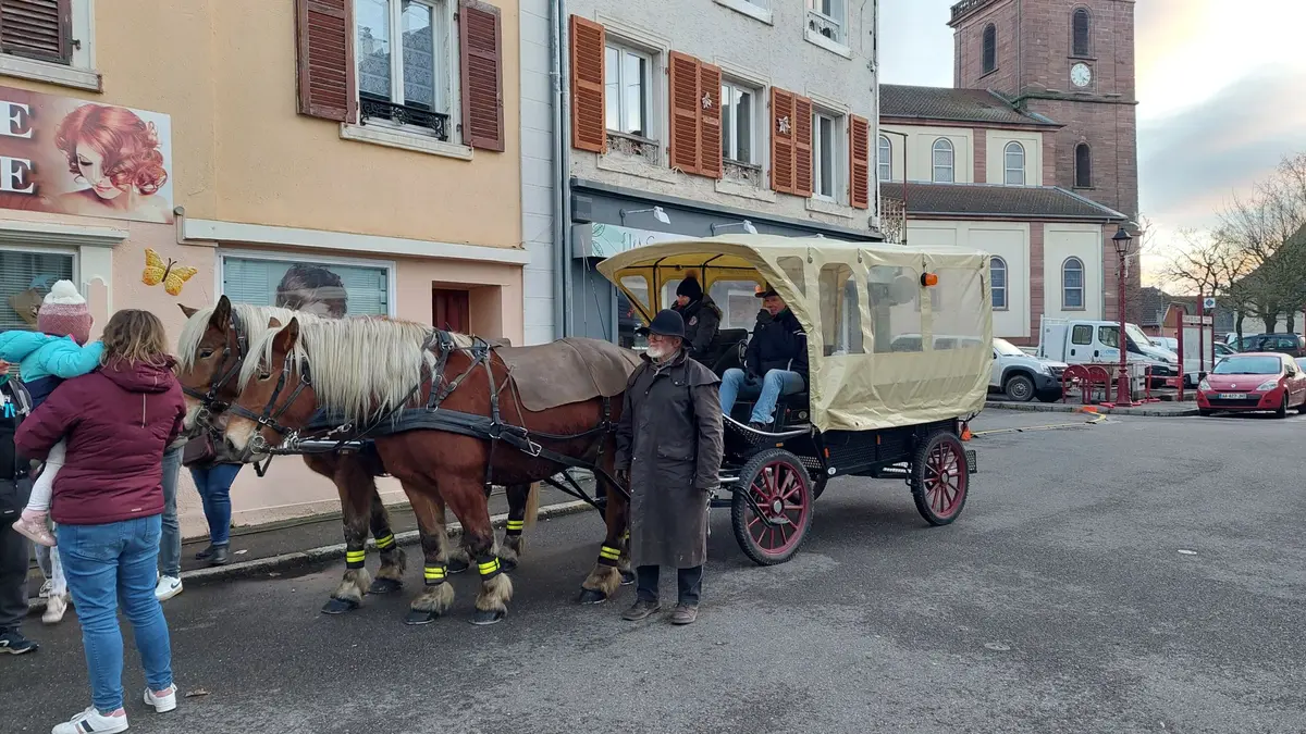 Un tour en calèche au Marché de Noël de Dannemarie