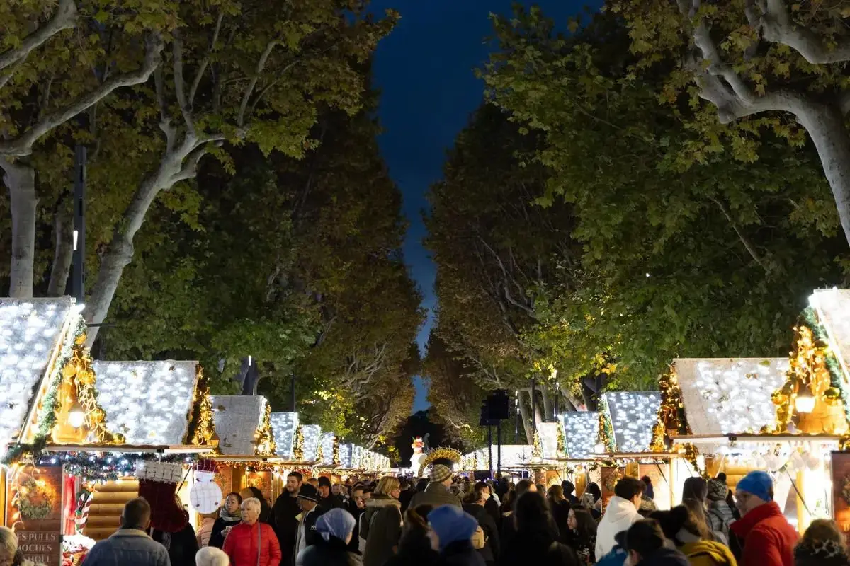 Les allées sur marché de Noël de Béziers