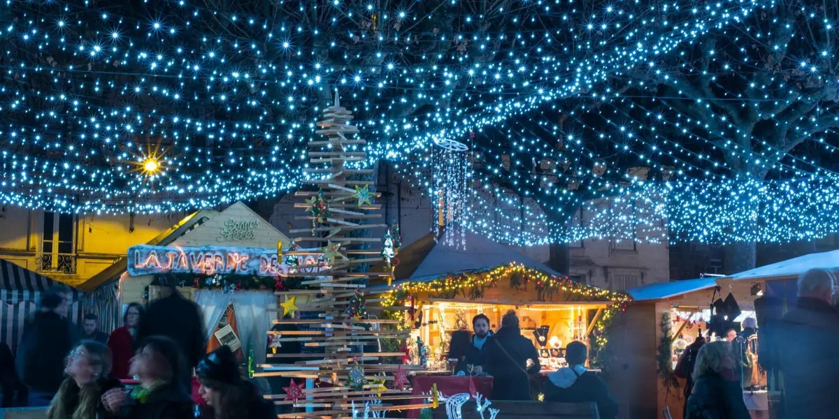 Les illumination du march&eacute; de No&euml;l de Sarlat