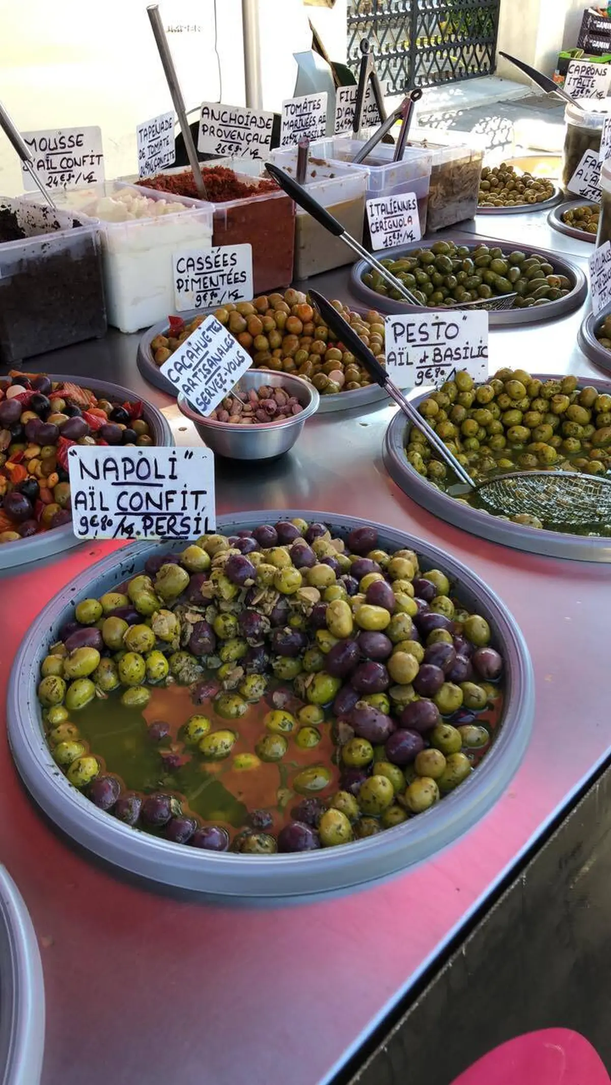 Marché de Sauset les Pins