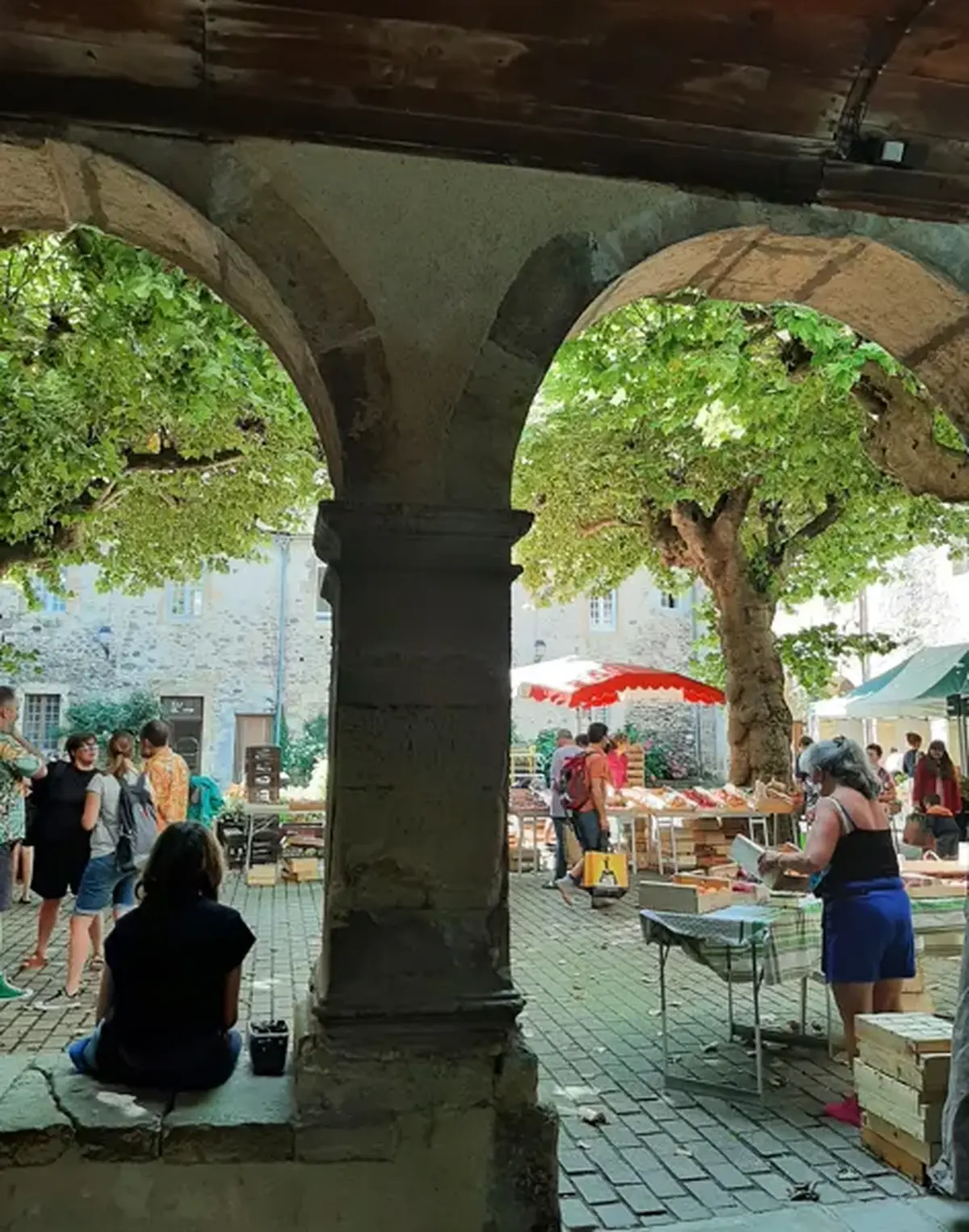 Marché des Producteurs de Pays et marché traditionnel du samedi matin à St Geniez