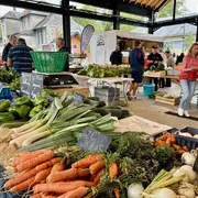 Marché dominical hebdomadaire Le Corrézium