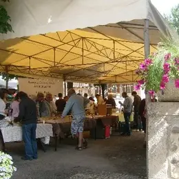 Marché du lundi matin à Ste Eulalie d'Olt
